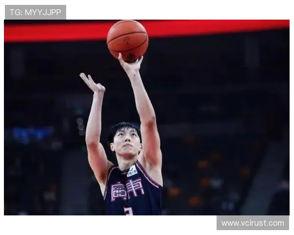 [CBA]贝尔弧顶高位策应 胡明轩命中三分球.